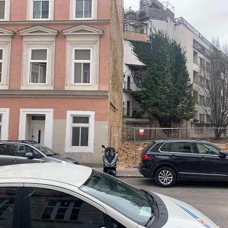 Modern Flat With Parking Space Leilighet Wien Eksteriør bilde