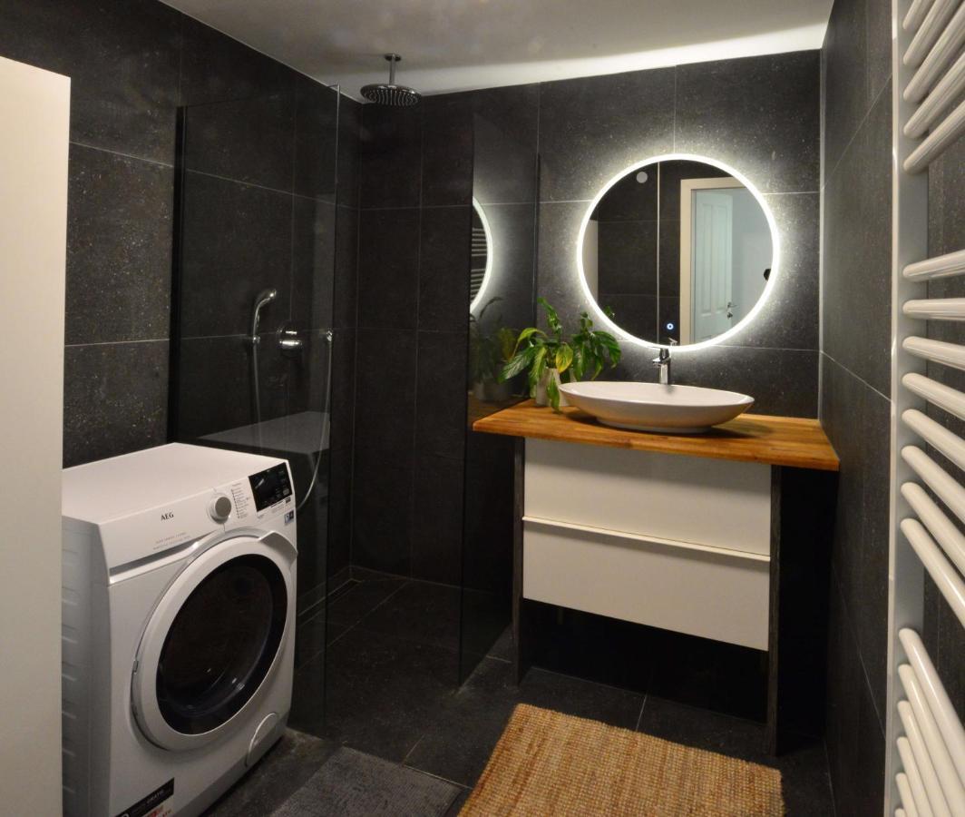 Modern Flat With Parking Space Leilighet Wien Eksteriør bilde